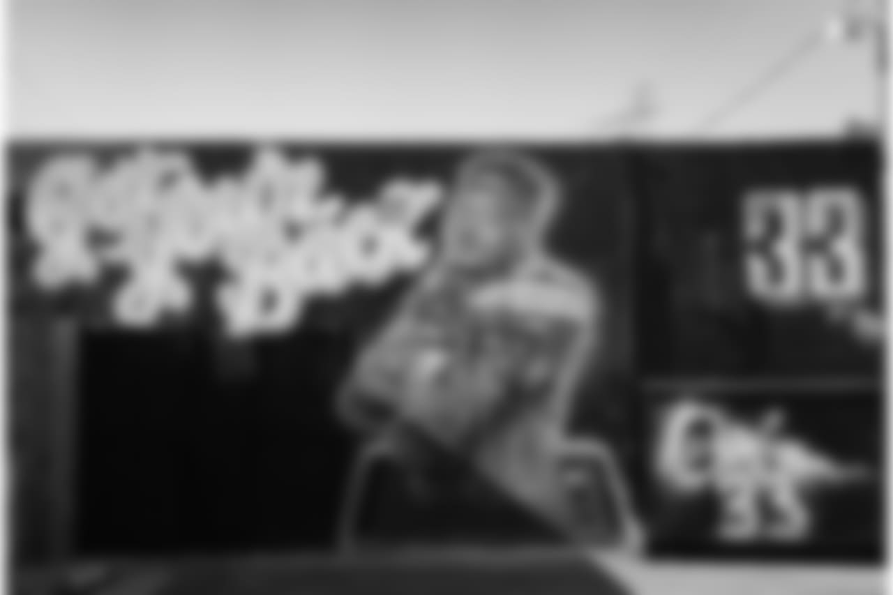 Final look at the Derwin James mural outside of Baby Blues BBQ in Venice Beach.