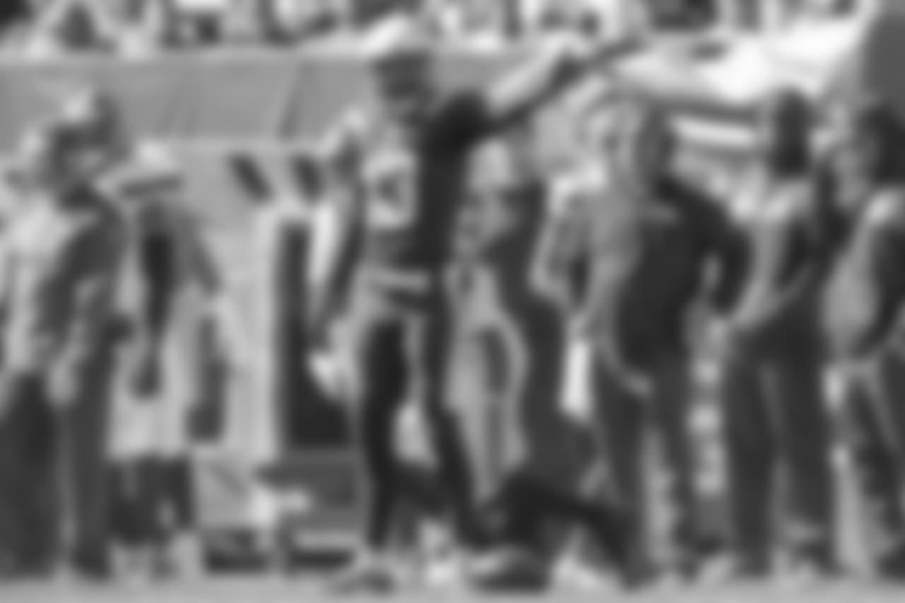 Keenan Allen celebrates a catch during the Week 6 matchup against the Browns.