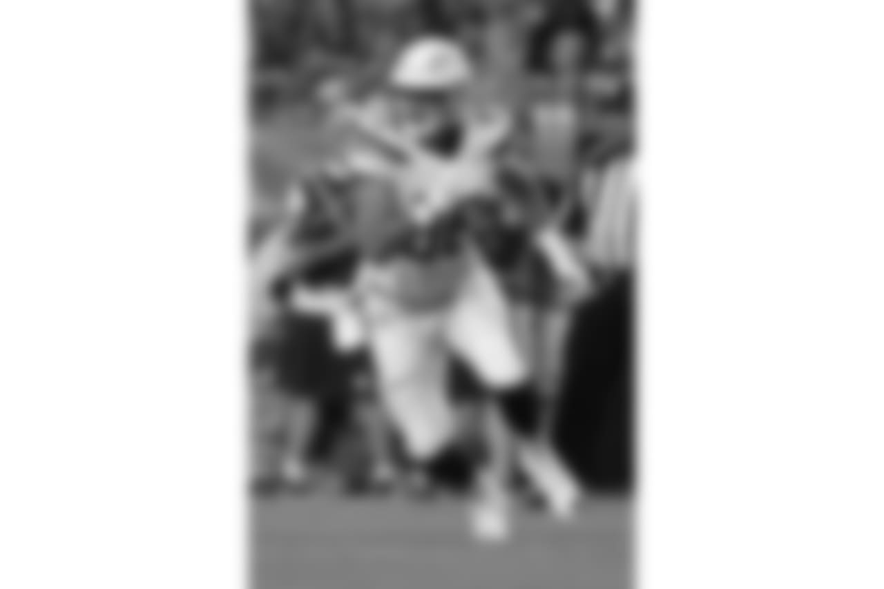 Hunter Henry runs against the Denver Broncos on Mon. Sept. 11, 2017at Broncos Stadium at Mile High.