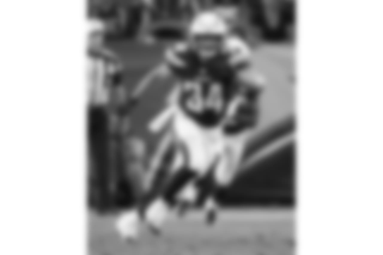 #34 FB Derek Watt
