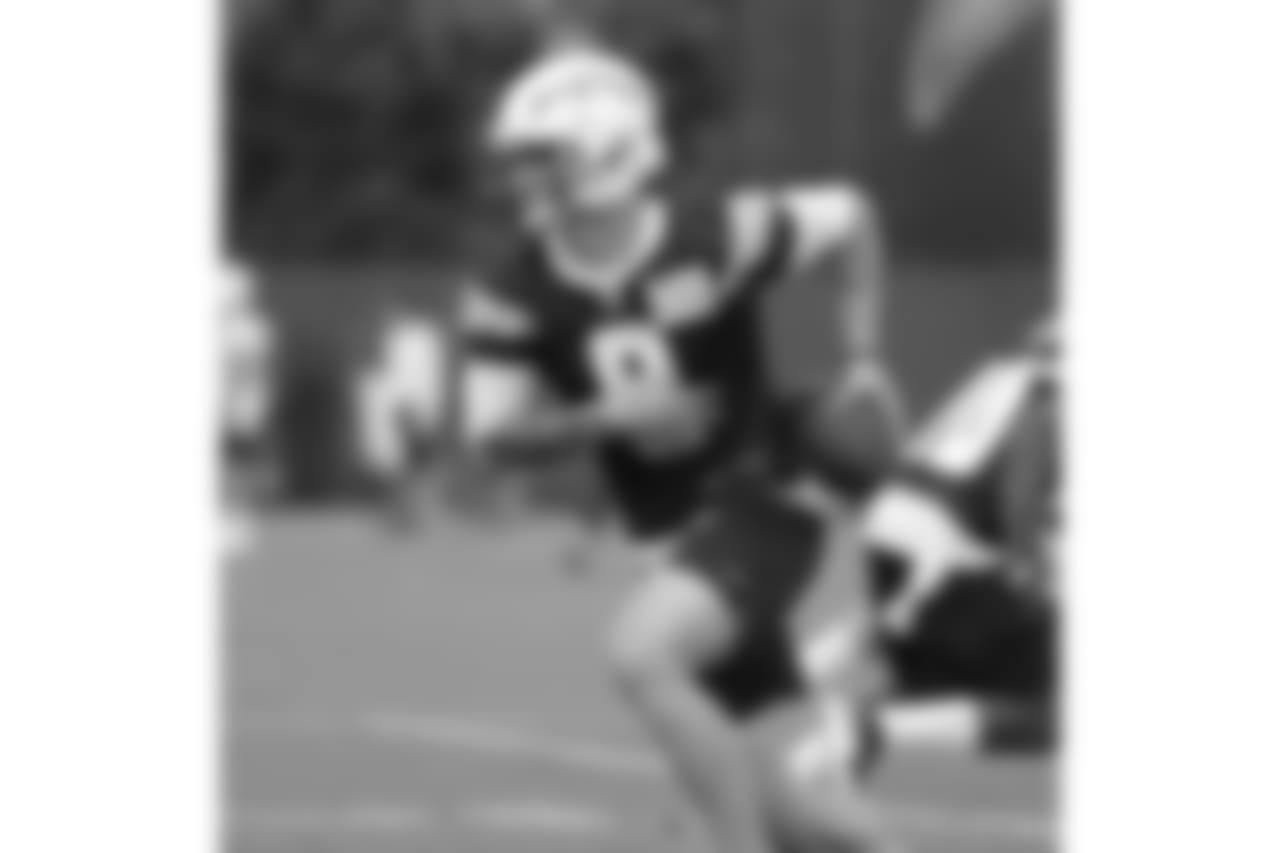 #9 QB Nic Shimonek