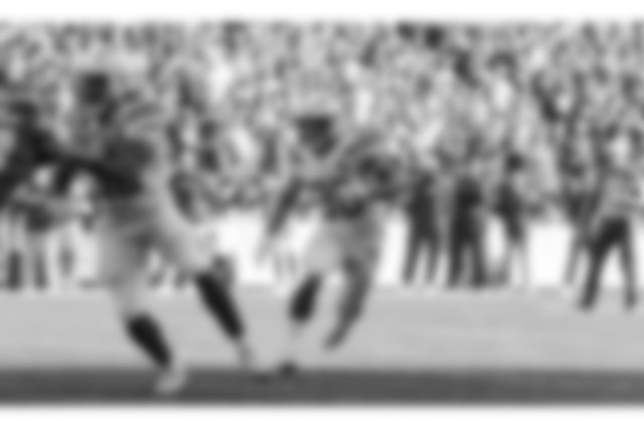 Austin Ekeler runs downfield during the Week 9 contest against the Seattle Seahawks at CenturyLink Field.