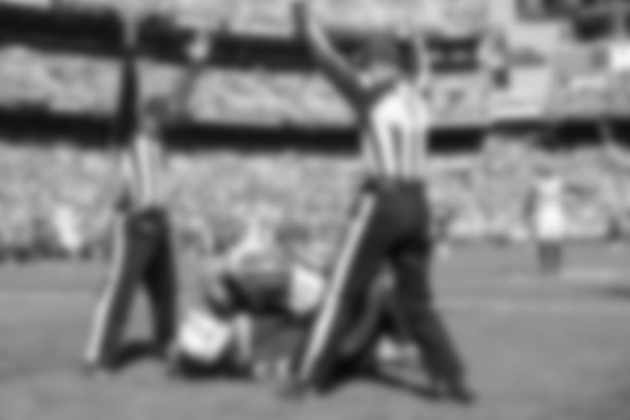 Tyrell Williams catches the second touchdown of the game during the Week 6 matchup against the Browns.