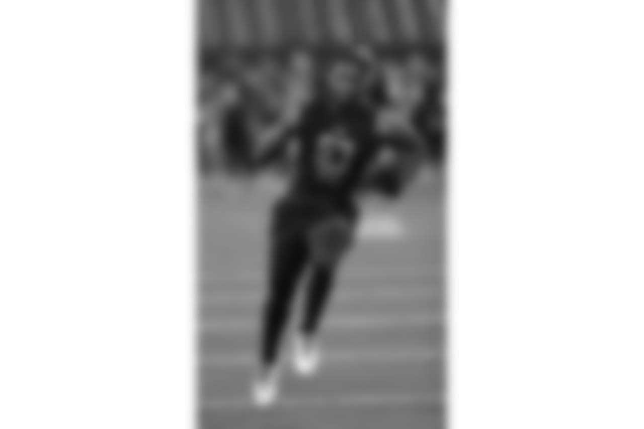 Clemson wide receiver Mike Williams runs a drill at the NFL football scouting combine Saturday, March 4, 2017, in Indianapolis. (AP Photo/David J. Phillip)