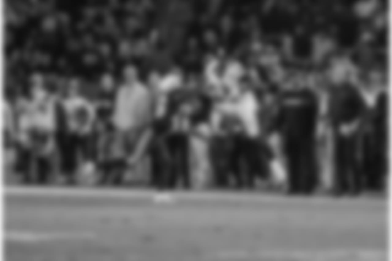 Casey Hayward swats the ball for an incomplete pass during the Week 16 matchup against the Baltimore Ravens at ROKiT Field at StubHub Center.