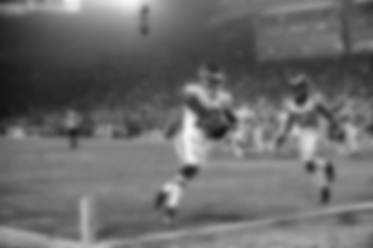 Kansas City Chiefs at Los Angeles Rams at Los Angeles Memorial Coliseum on November 19, 2018