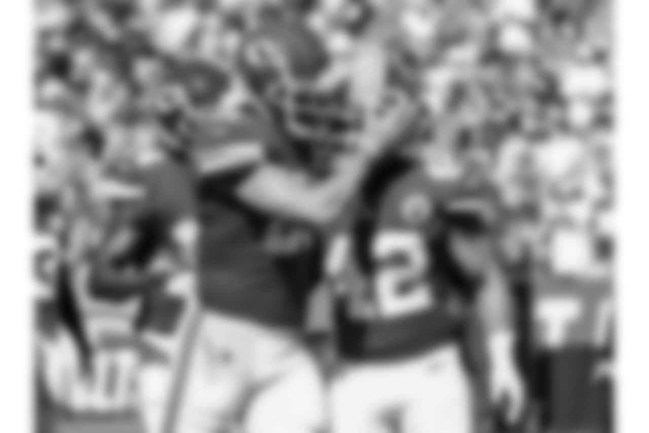 Travis Kelce and Anthony Sherman celebrate a Chiefs touchdown