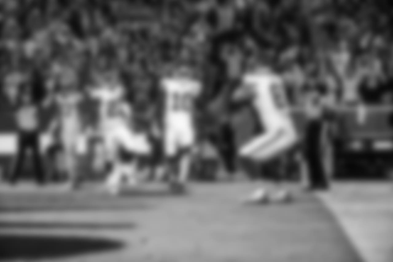 Kansas City Chiefs at Los Angeles Rams at Los Angeles Memorial Coliseum on November 19, 2018