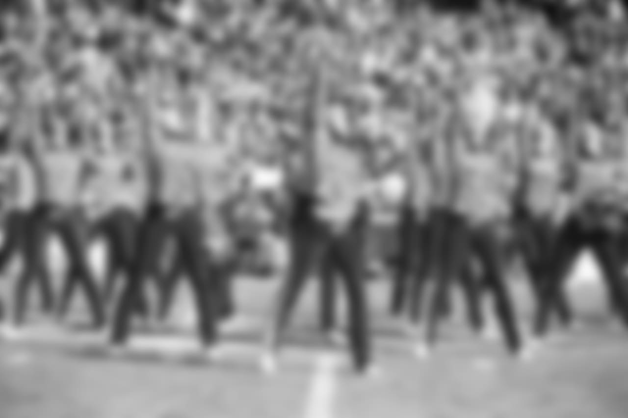 A look at the Kansas City Chiefs Cheerleaders during the Chiefs vs Cardinals game