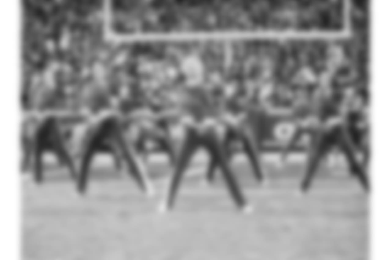 036_2018_ChiefsRaiders_Cheer