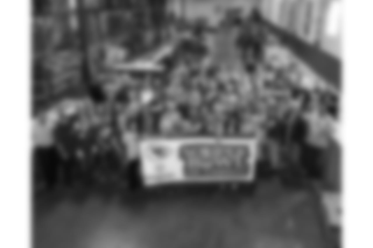 033SB_Caring19