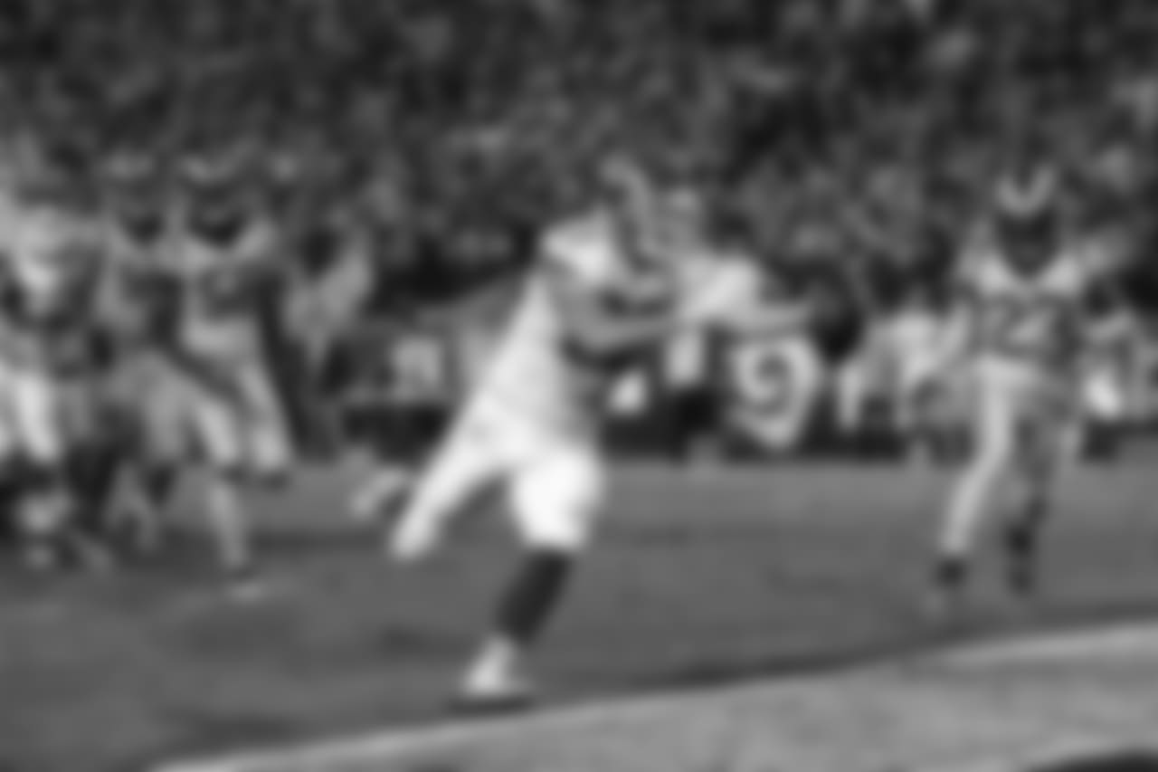 Kansas City Chiefs at Los Angeles Rams at Los Angeles Memorial Coliseum on November 19, 2018