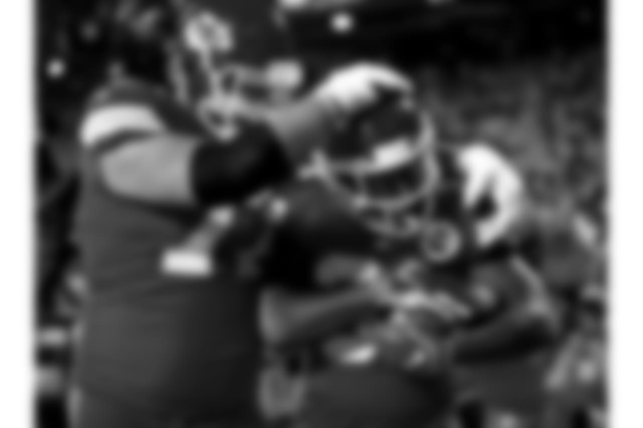 Kansas City Chiefs vs Los Angeles Chargers at Arrowhead Stadium on December 13, 2018