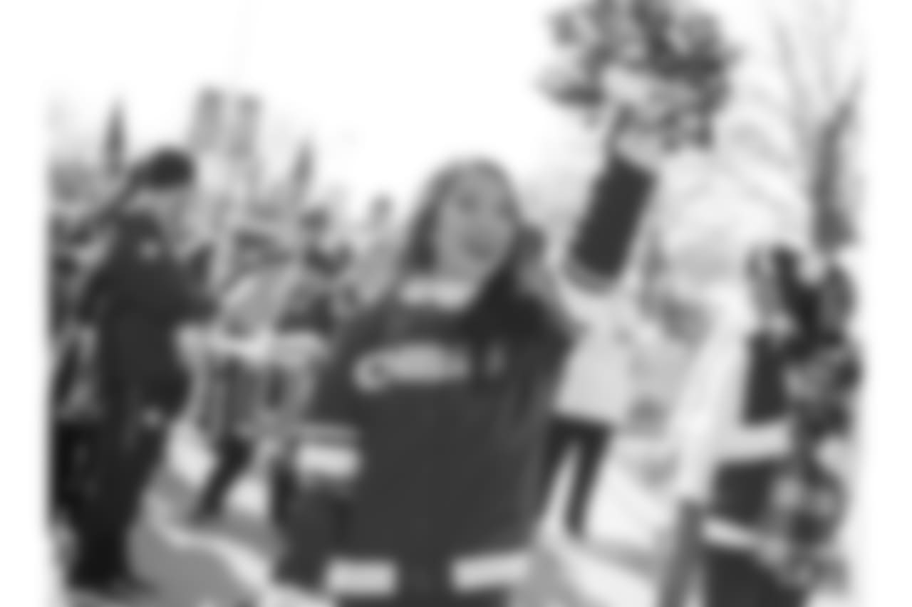 002_2018_ChiefsRaiders_Cheer