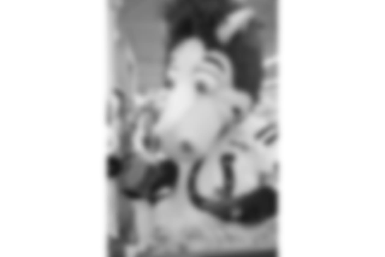 2018_1210_ShopWithAColt0289