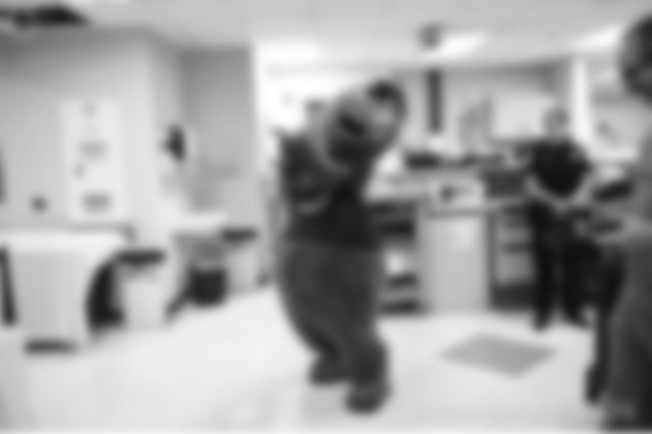 2018_1112_ CM_VAHospitalVisit0131