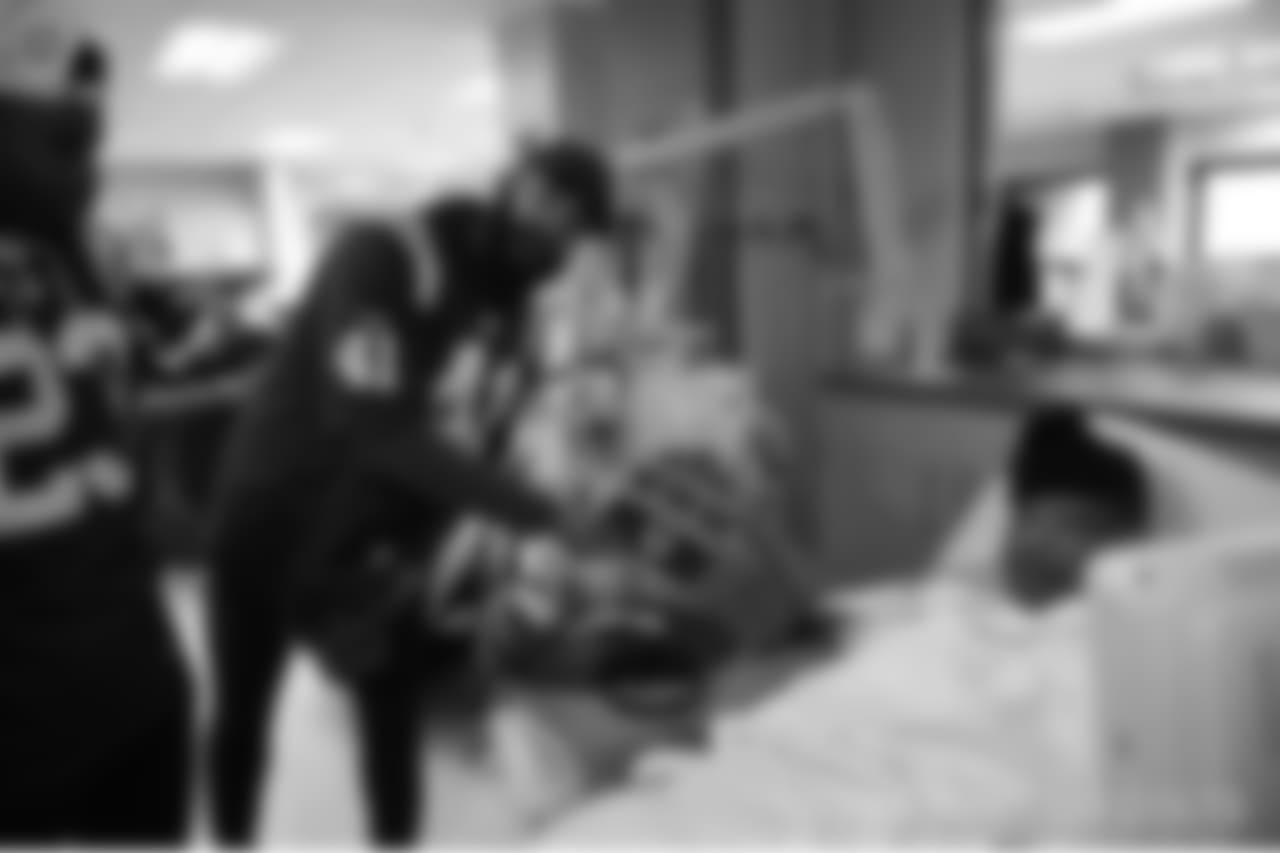 2018_1112_ CM_VAHospitalVisit0120