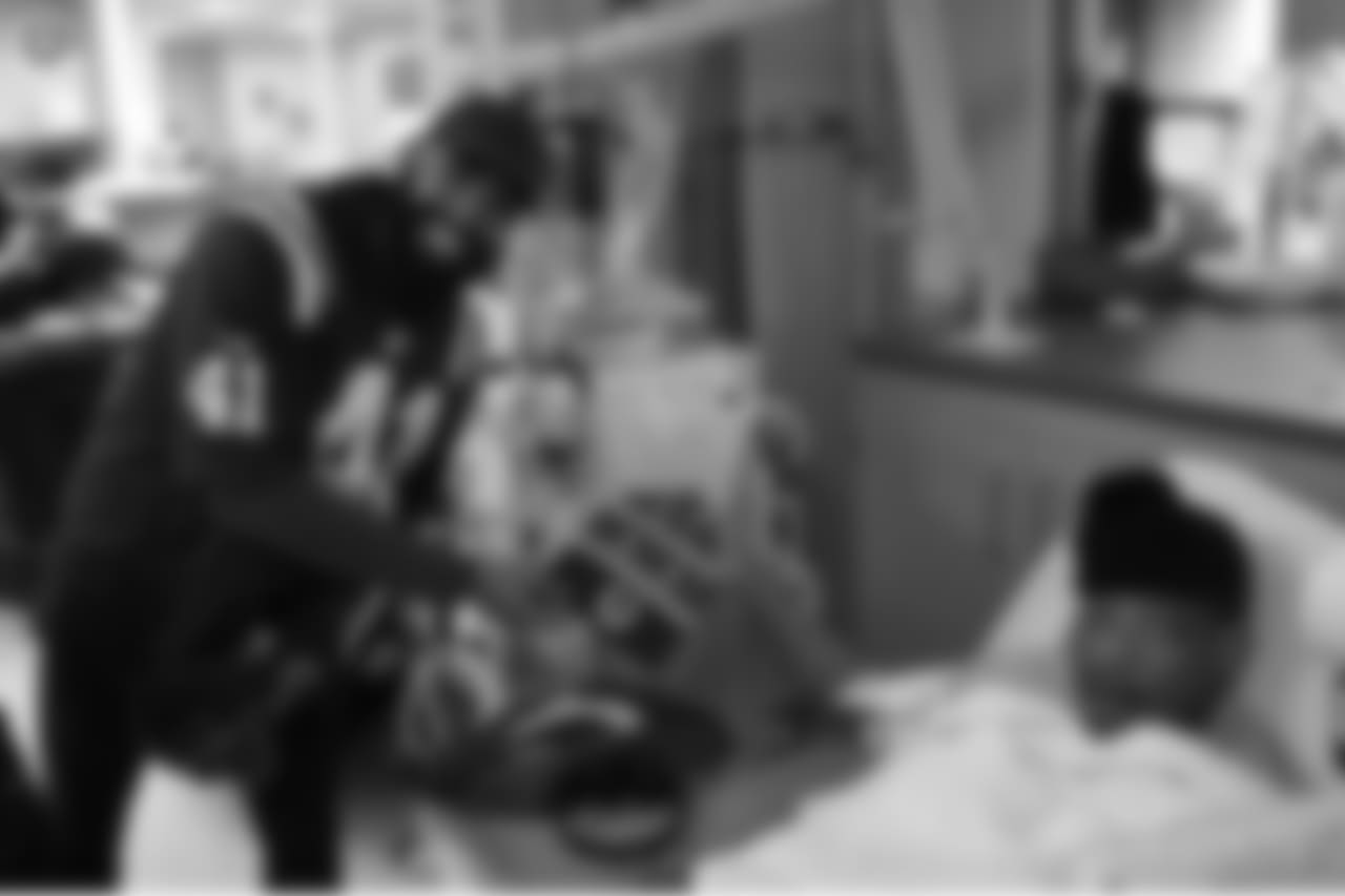 2018_1112_ CM_VAHospitalVisit0122