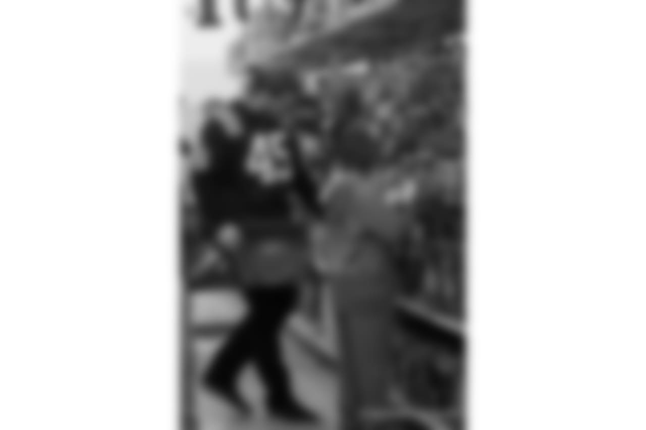 2018_1210_ShopWithAColt0208