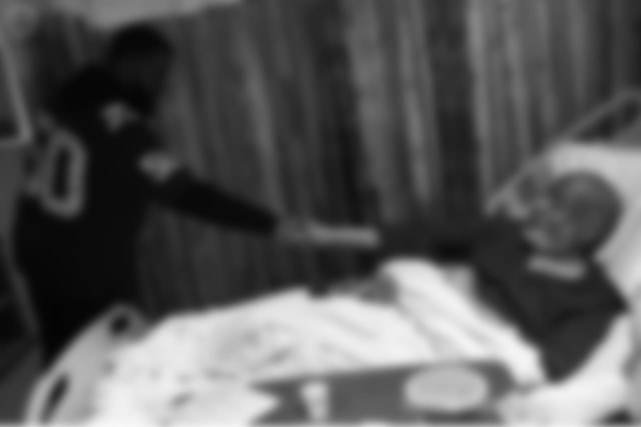 2018_1112_ CM_VAHospitalVisit0071