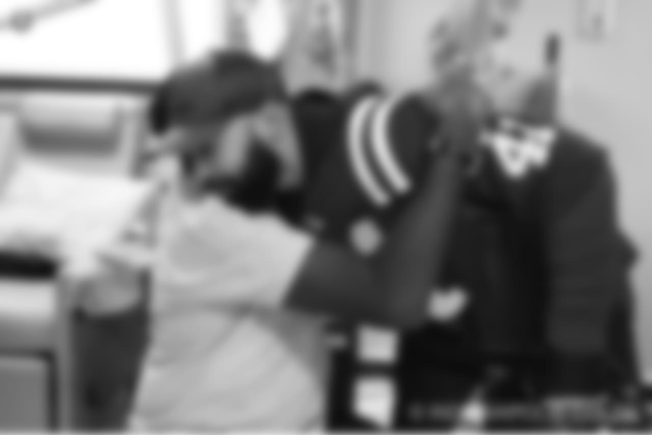 2018_1112_ CM_VAHospitalVisit0219