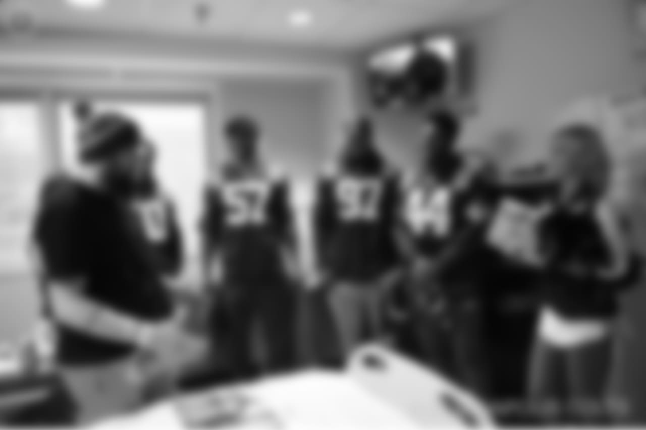 2018_1112_ CM_VAHospitalVisit0051