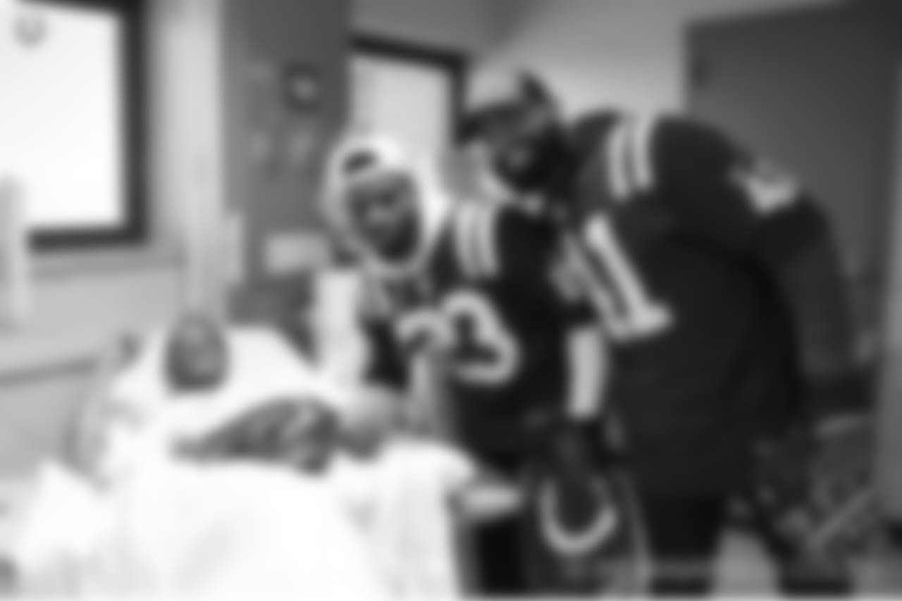 2018_1112_ CM_VAHospitalVisit0153