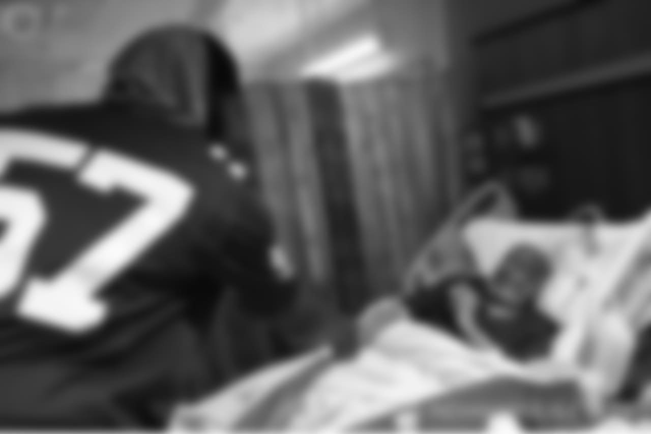 2018_1112_ CM_VAHospitalVisit0065