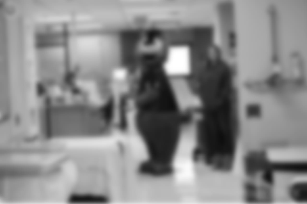 2018_1112_ CM_VAHospitalVisit0281