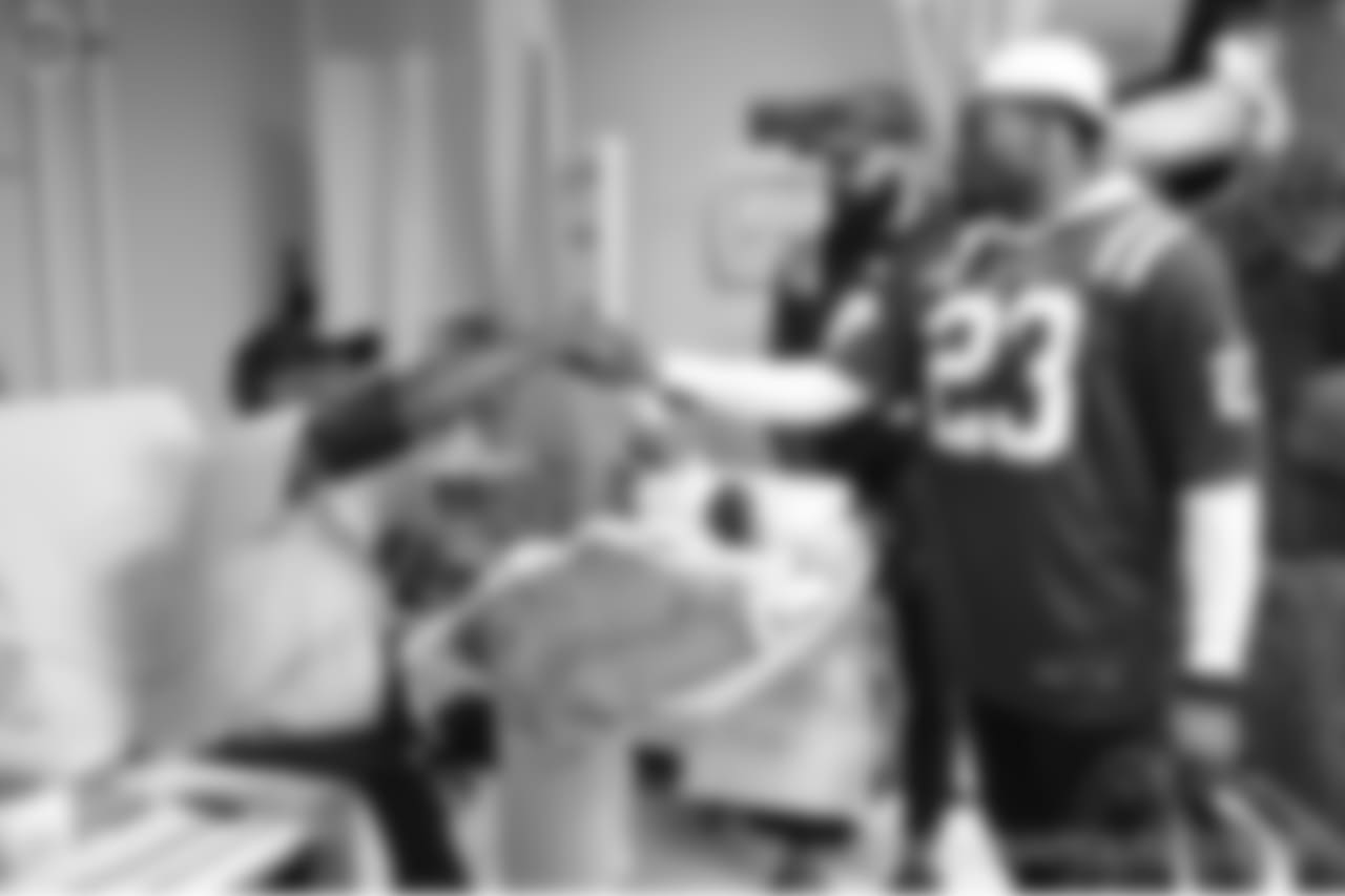 2018_1112_ CM_VAHospitalVisit0183