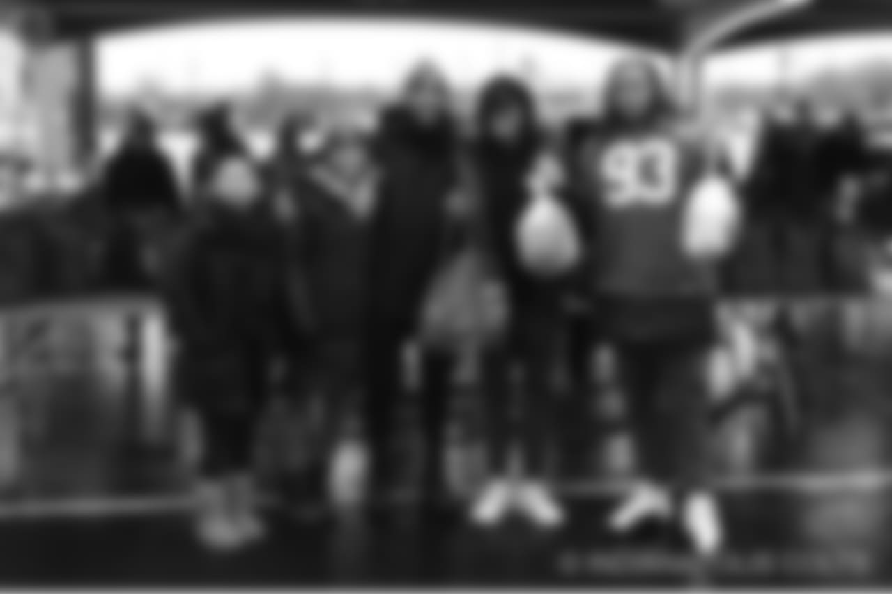 2018_1119_HorseshoeHelp_Spon_1340