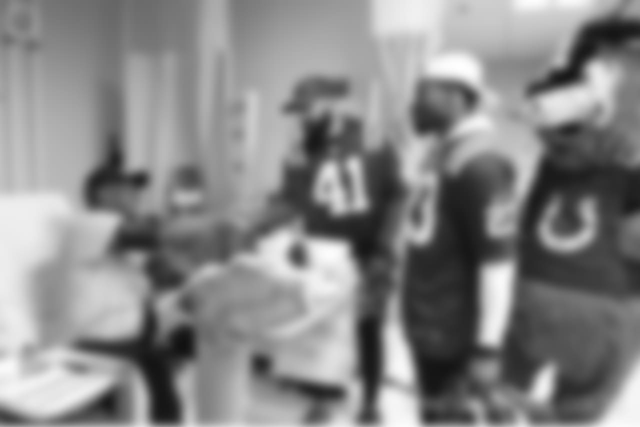 2018_1112_ CM_VAHospitalVisit0181