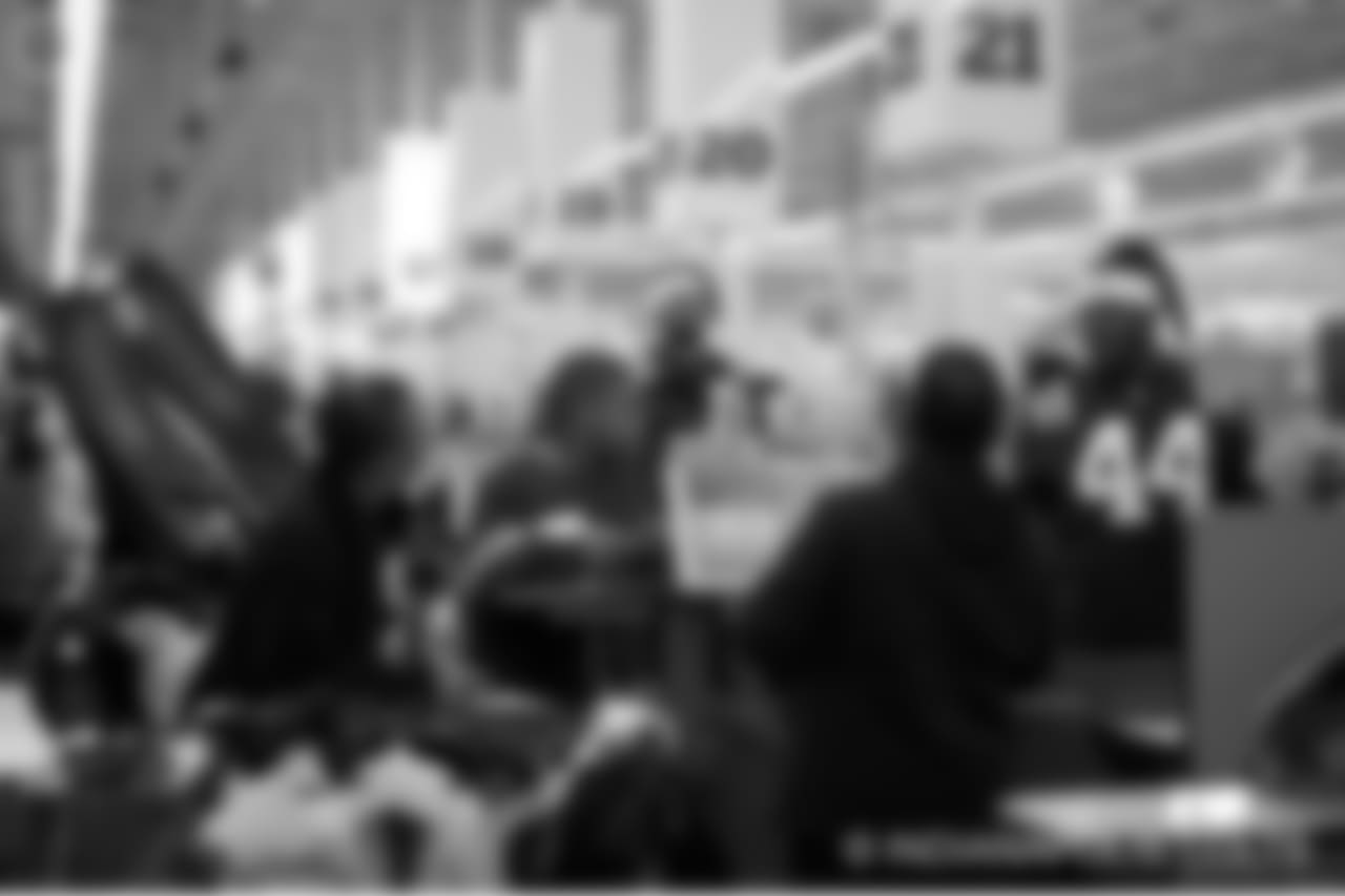 2018_1210_ShopWithAColt0591