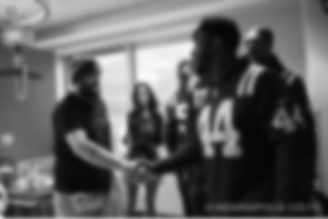 2018_1112_ CM_VAHospitalVisit0055