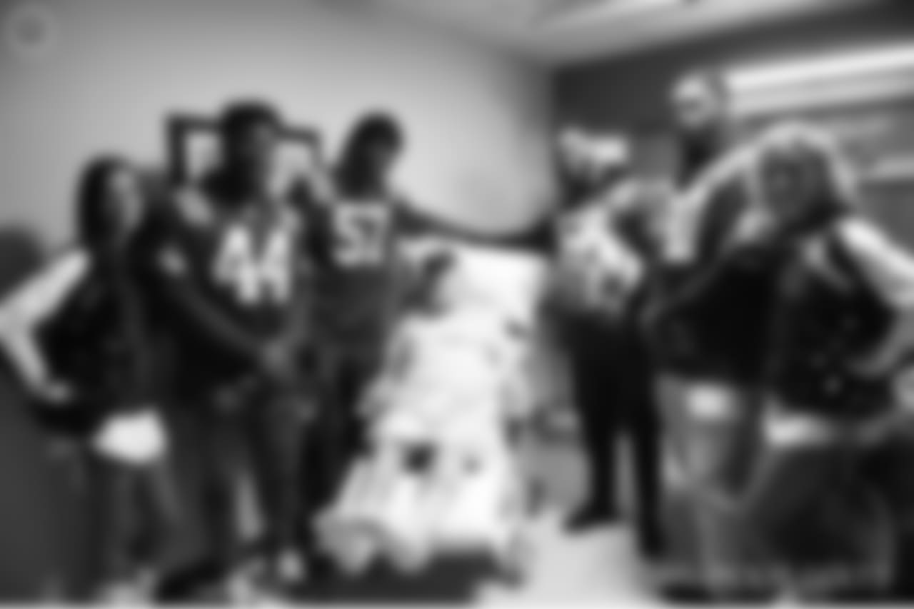 2018_1112_ CM_VAHospitalVisit0089