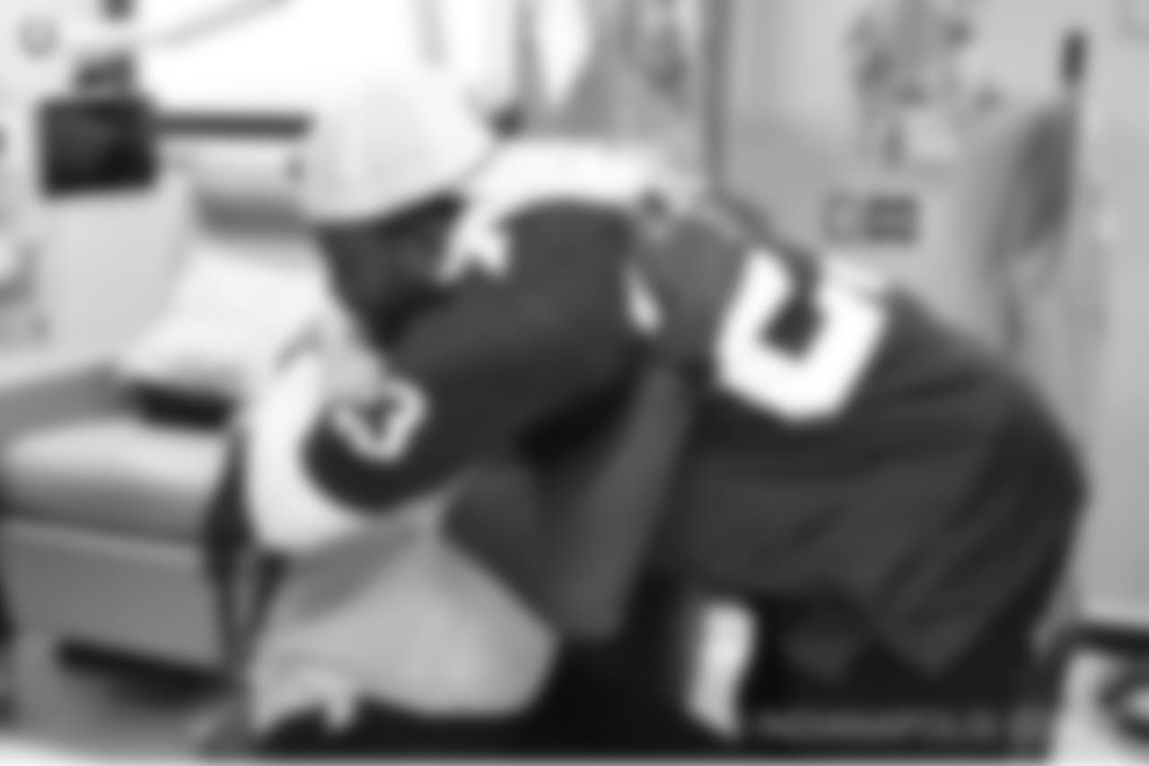 2018_1112_ CM_VAHospitalVisit0214