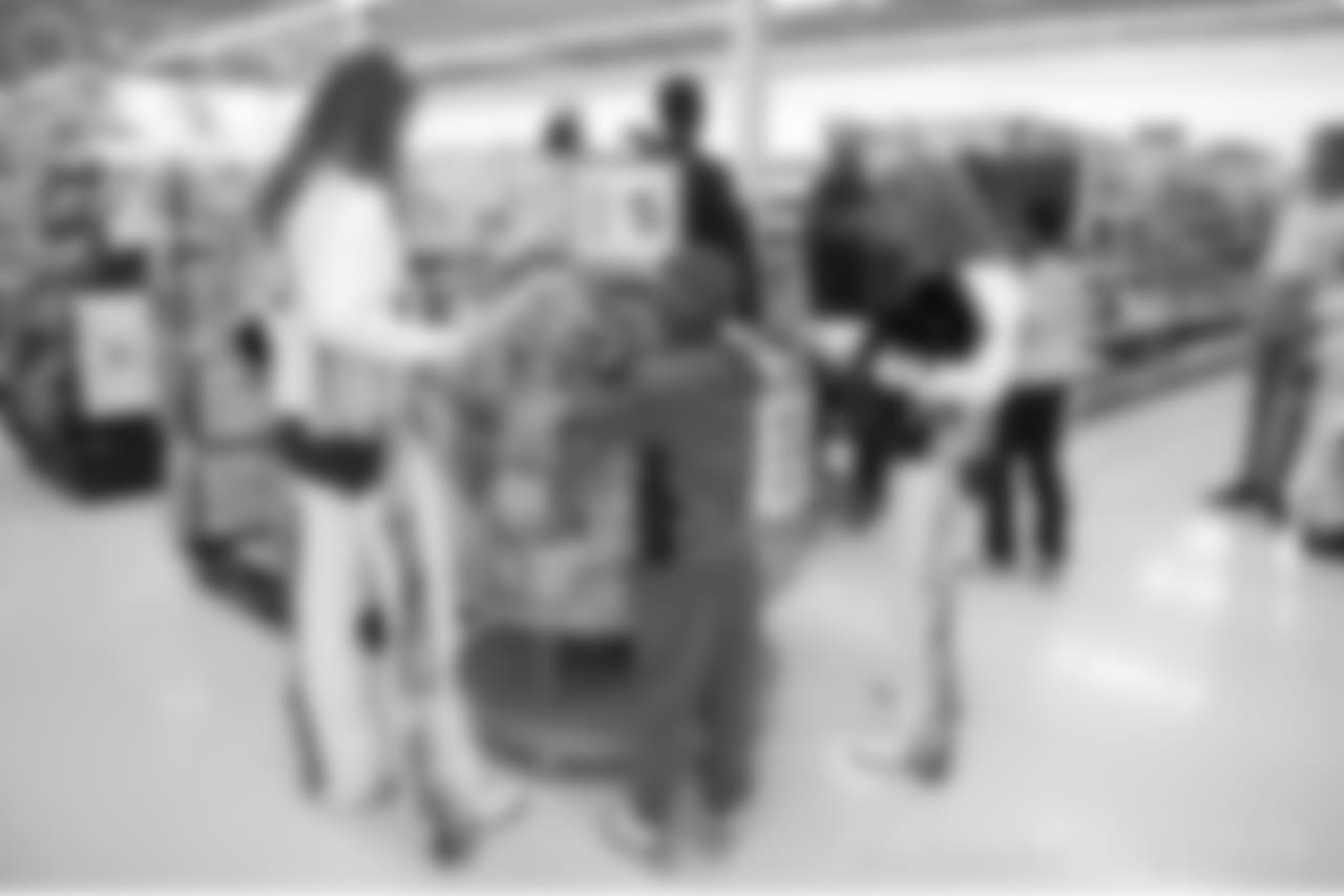 2018_1210_ShopWithAColt0346