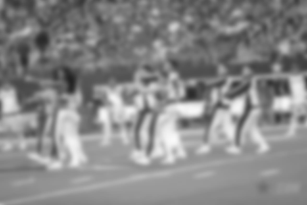 023 December 2018: Holiday show of the cheerleaders
of the Dallas Cowboys during their NFL week 16 regular season 27-20 win over the Tampa Bay Buccaneers at AT&T Stadium in Arlington, Texas. Photo by James D. Smith/Dallas Cowboys