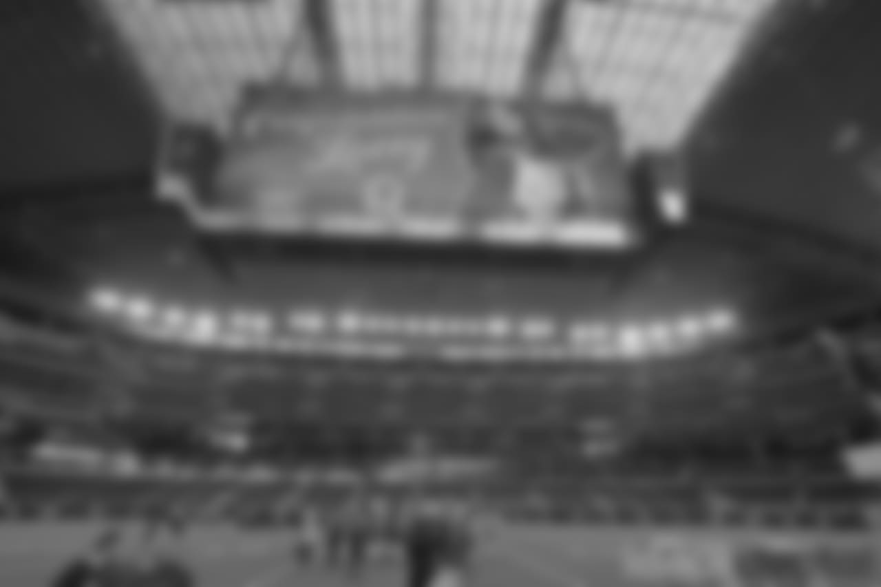 023 December 2018: Cheerleaders
of the Dallas Cowboys during their NFL week 16 regular season 27-20 win over the Tampa Bay Buccaneers at AT&T Stadium in Arlington, Texas. Photo by James D. Smith/Dallas Cowboys