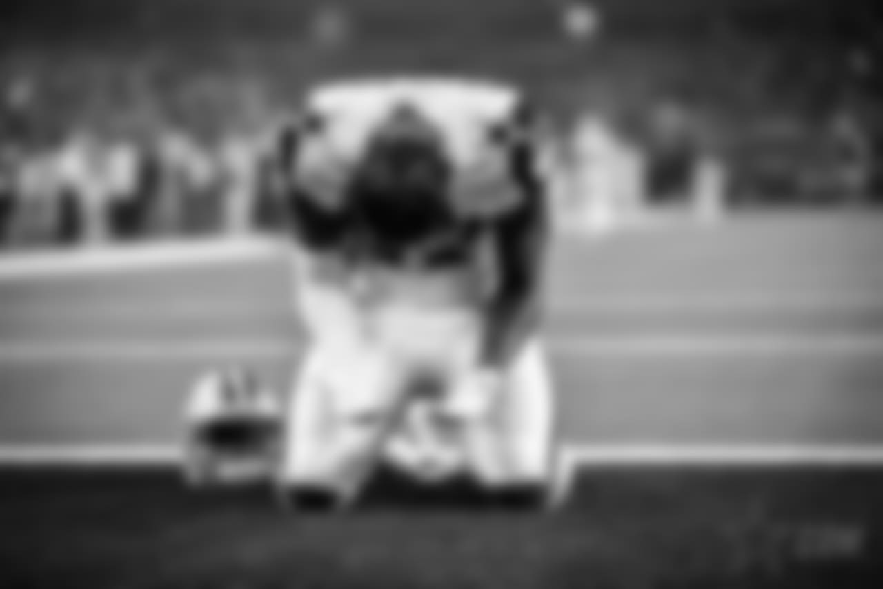 20181129_DAL_Taco Charlton_JJ2191