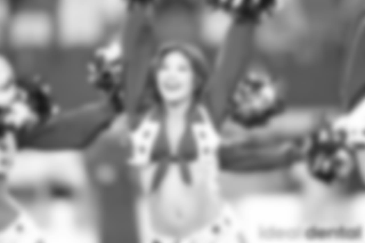 05 November 2018: Cheerleaders
of the Dallas Cowboys during their NFL week 9 regular season 28-14 loss to the Tennessee Titans at AT&T Stadium in Arlington, Texas. Photo by James D. Smith/Dallas Cowboys