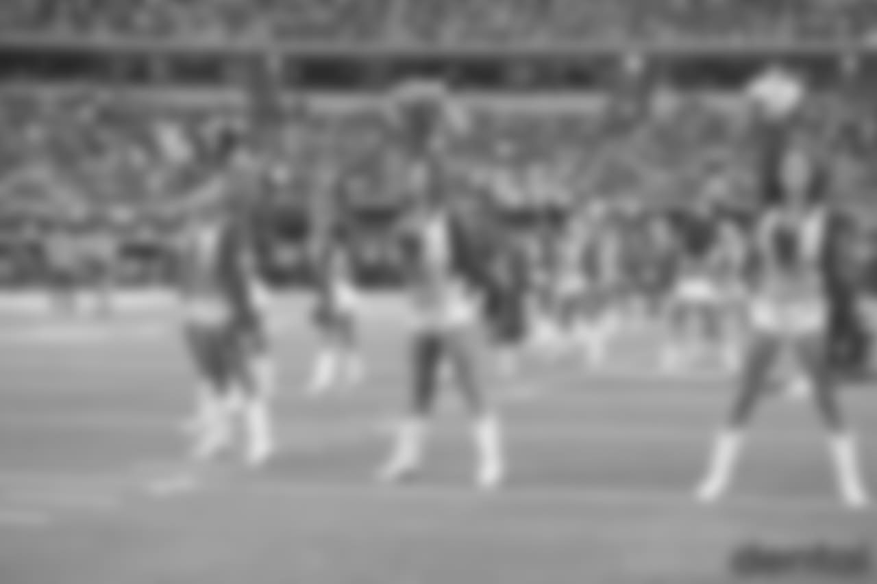 023 December 2018: Cheerleaders
of the Dallas Cowboys during their NFL week 16 regular season 27-20 win over the Tampa Bay Buccaneers at AT&T Stadium in Arlington, Texas. Photo by James D. Smith/Dallas Cowboys
