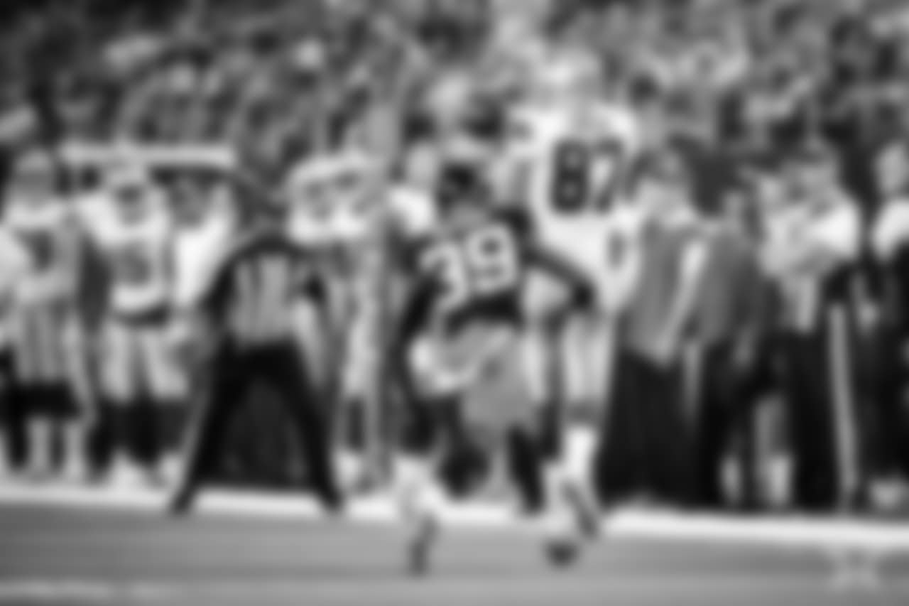 **Geoff Swaim** – Before his season-ending wrist injury, Swaim was starting to look like a starting tight end. The Cowboys will want him back and it’s unlikely they will get into a bidding war with anyone, mainly because of his injury history.
