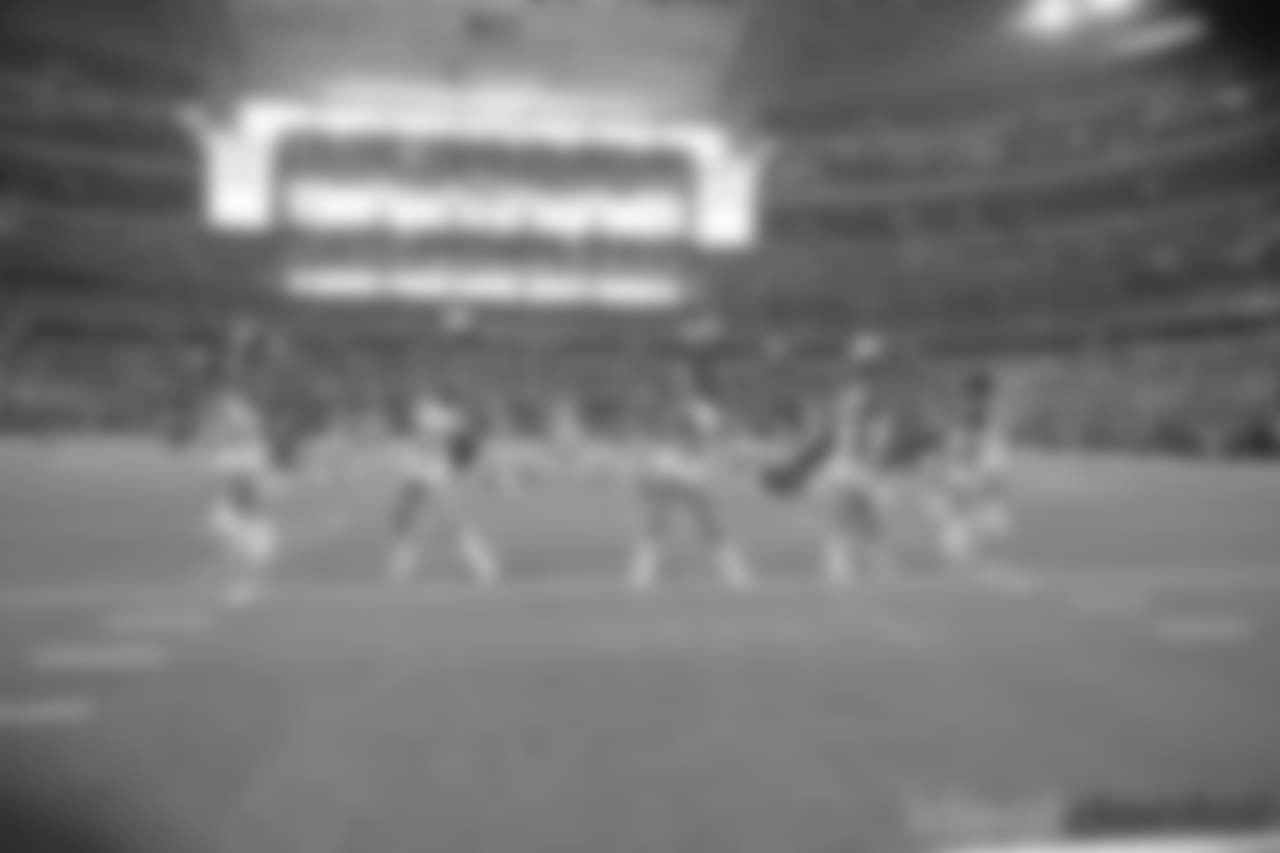 22 November 2018: Cheerleaders
of the Dallas Cowboys during their NFL week 12 regular season 31-23 win over the Washington Redskins at AT&T Stadium in Arlington, Texas. Photo by James D. Smith/Dallas Cowboys