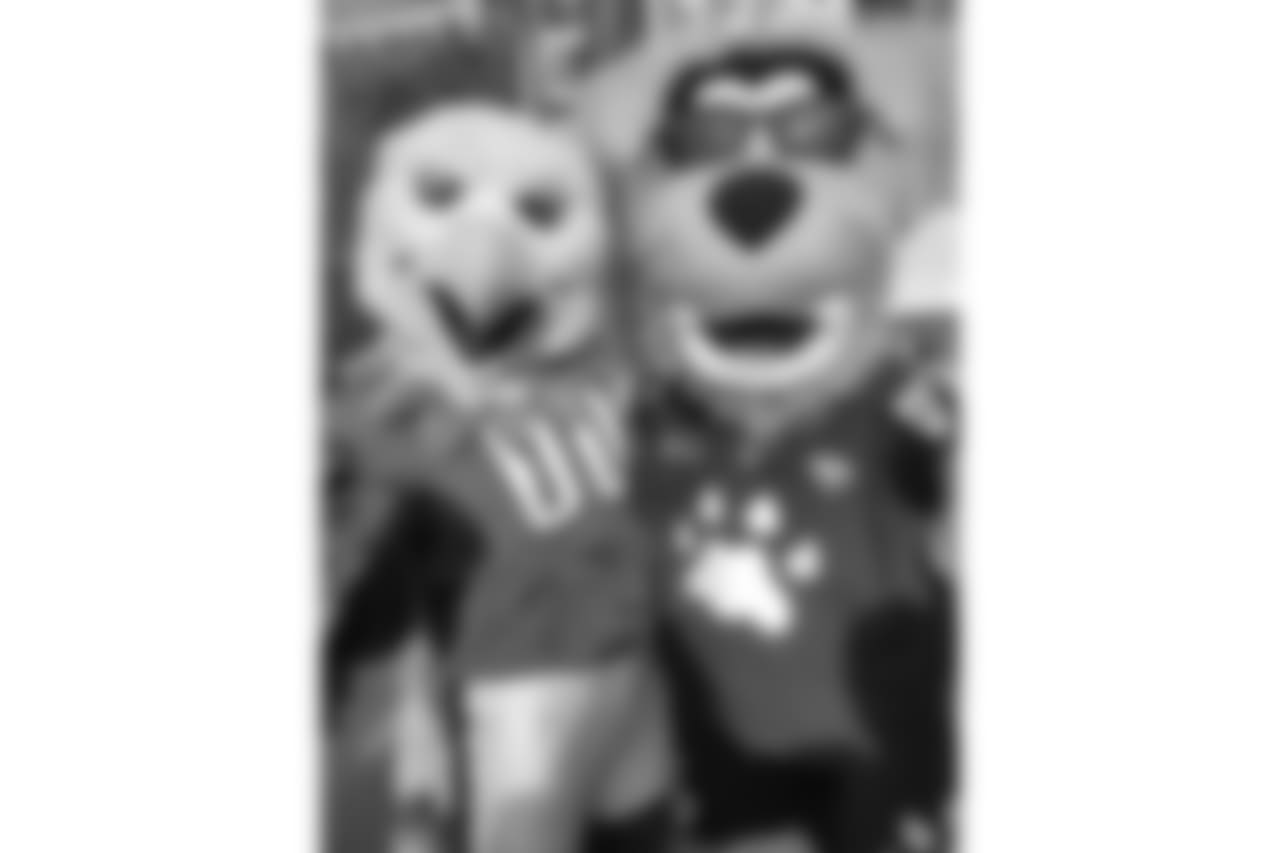 SWOOP and Jaxson de Ville... friendly rivals