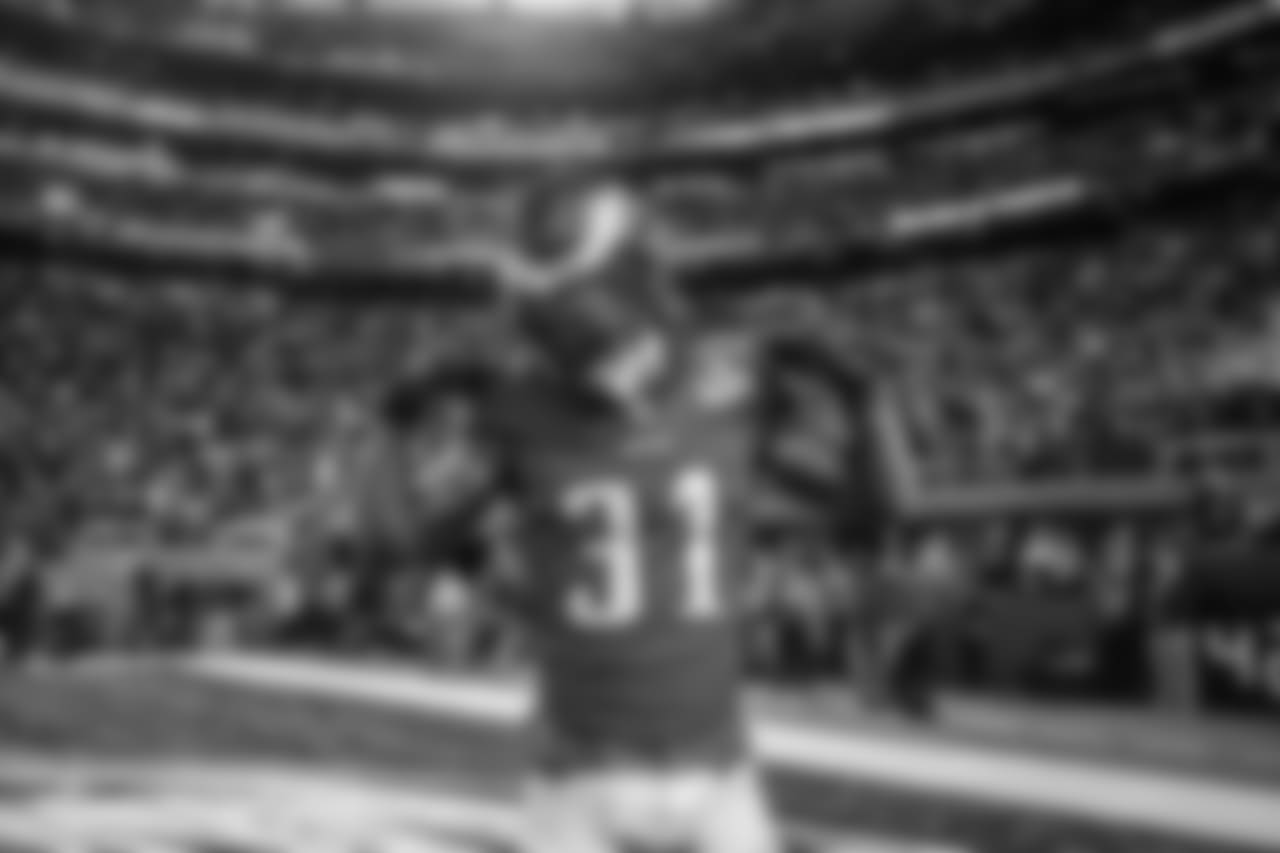 CB Jalen Mills