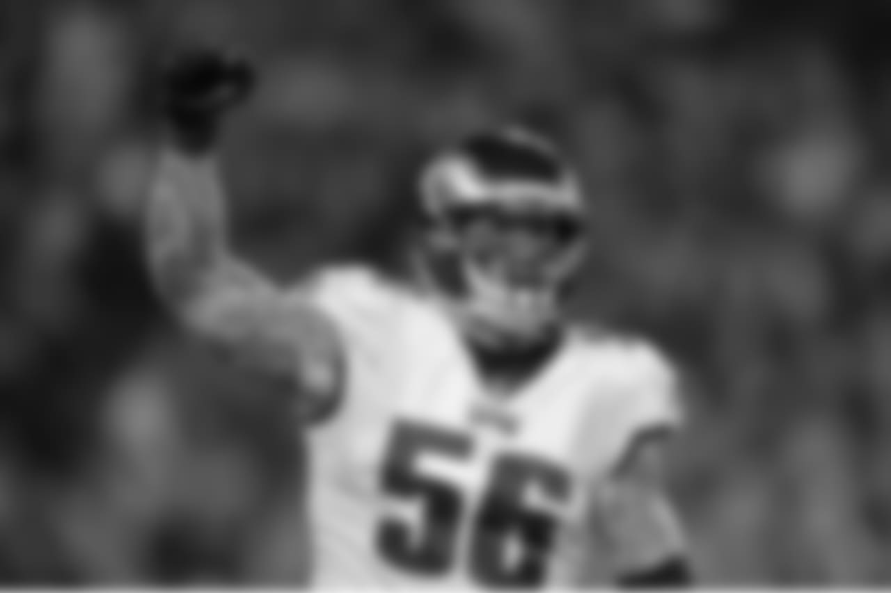 DE Chris Long
Philadelphia Eagles vs. Los Angeles Rams at the Los Angeles Memorial Coliseum on December 16, 2018