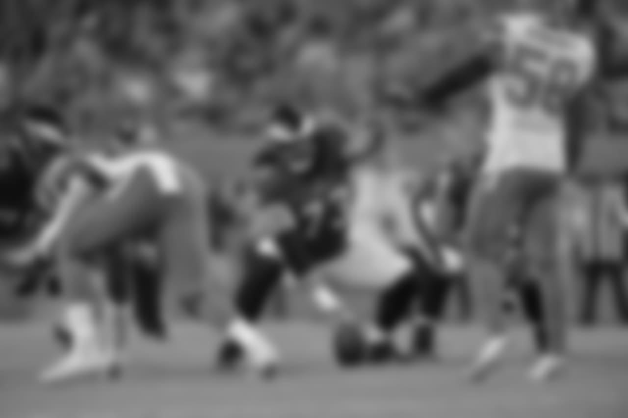 OL Isaac Seumalo
