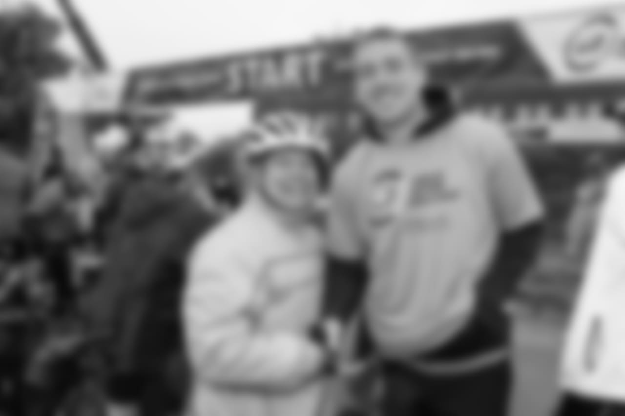 Zach Ertz meeting riders