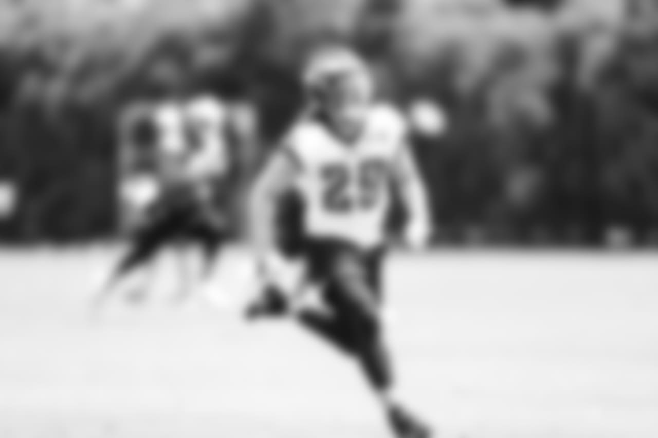 CB Avonte Maddox.